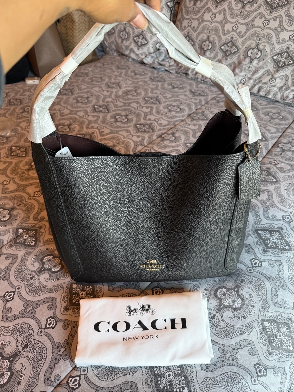 NWT Coach Black Pebbled Leather Shoulder Tote with Gold Logo - Picture 3 of 9